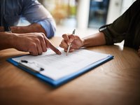 Überprüfung rechtlicher Unterlagen